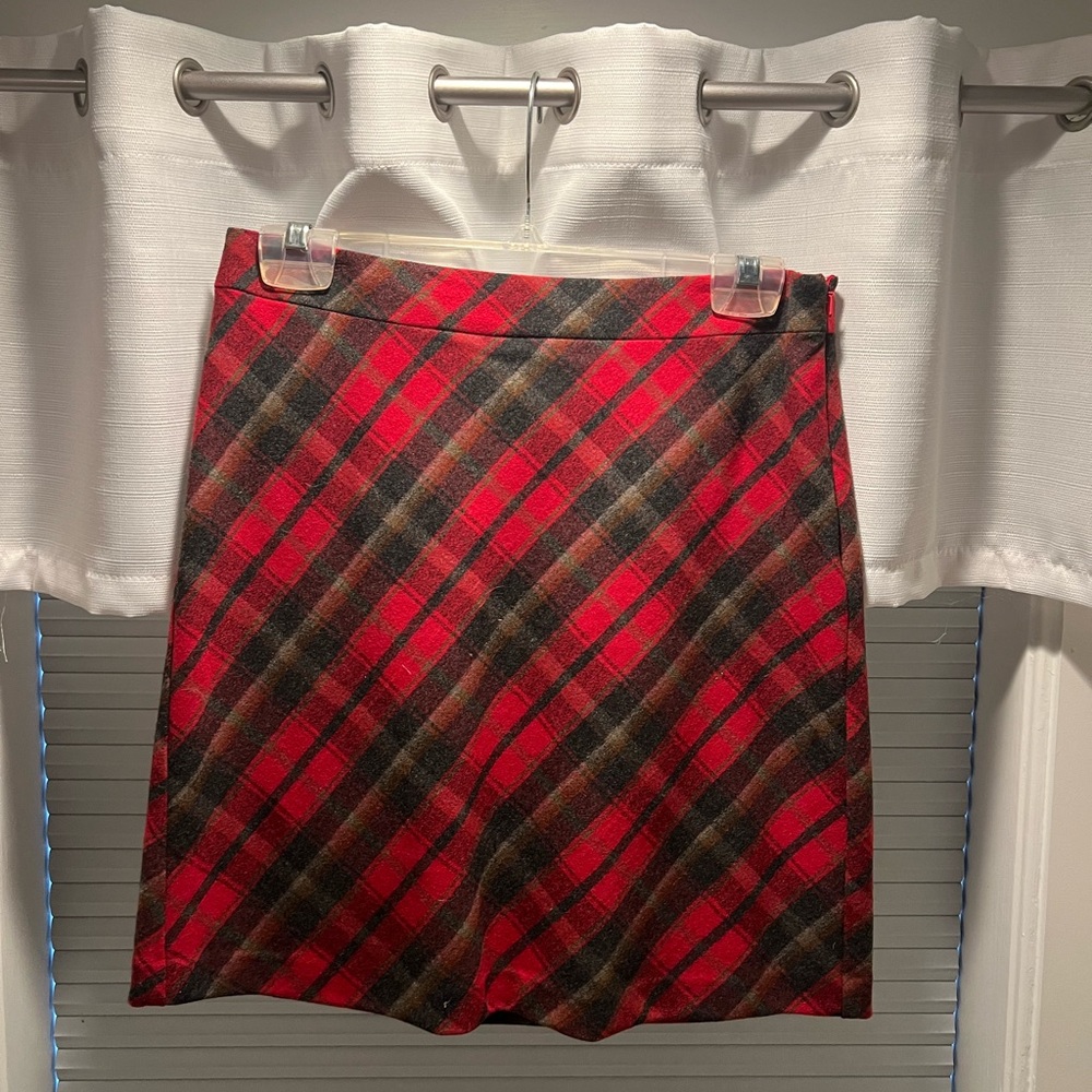 American Eagle Outfitters Plaid Mini Skirt in Red and Black